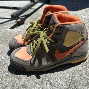 Nike Air Hiking Boots